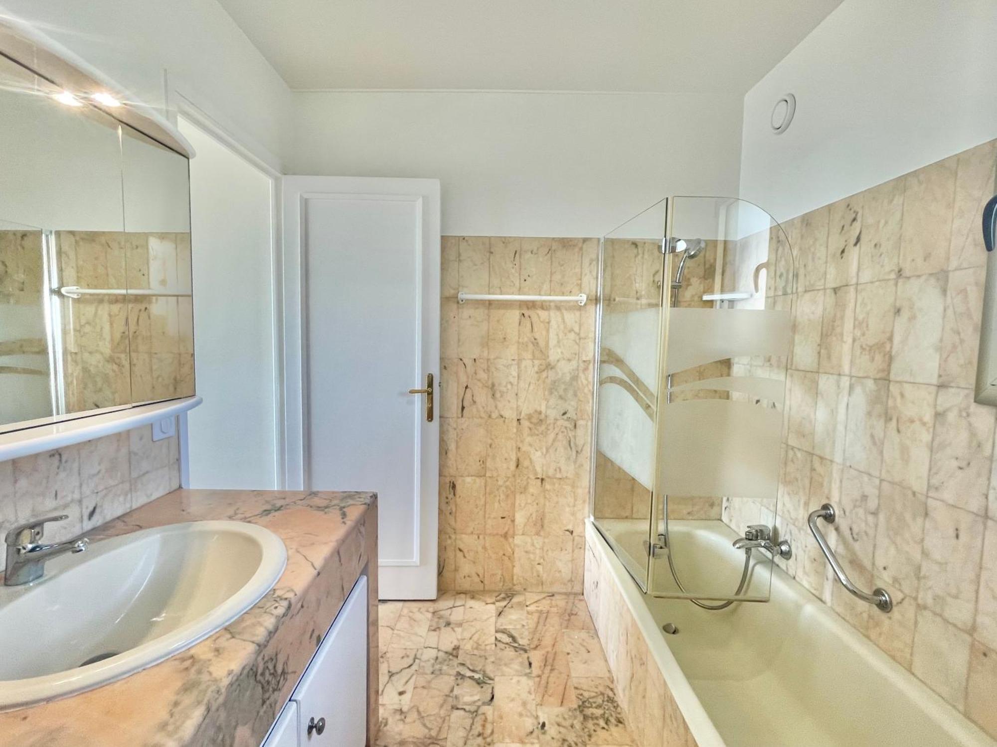 Vezelay, By Welcome To Apartamento Cannes